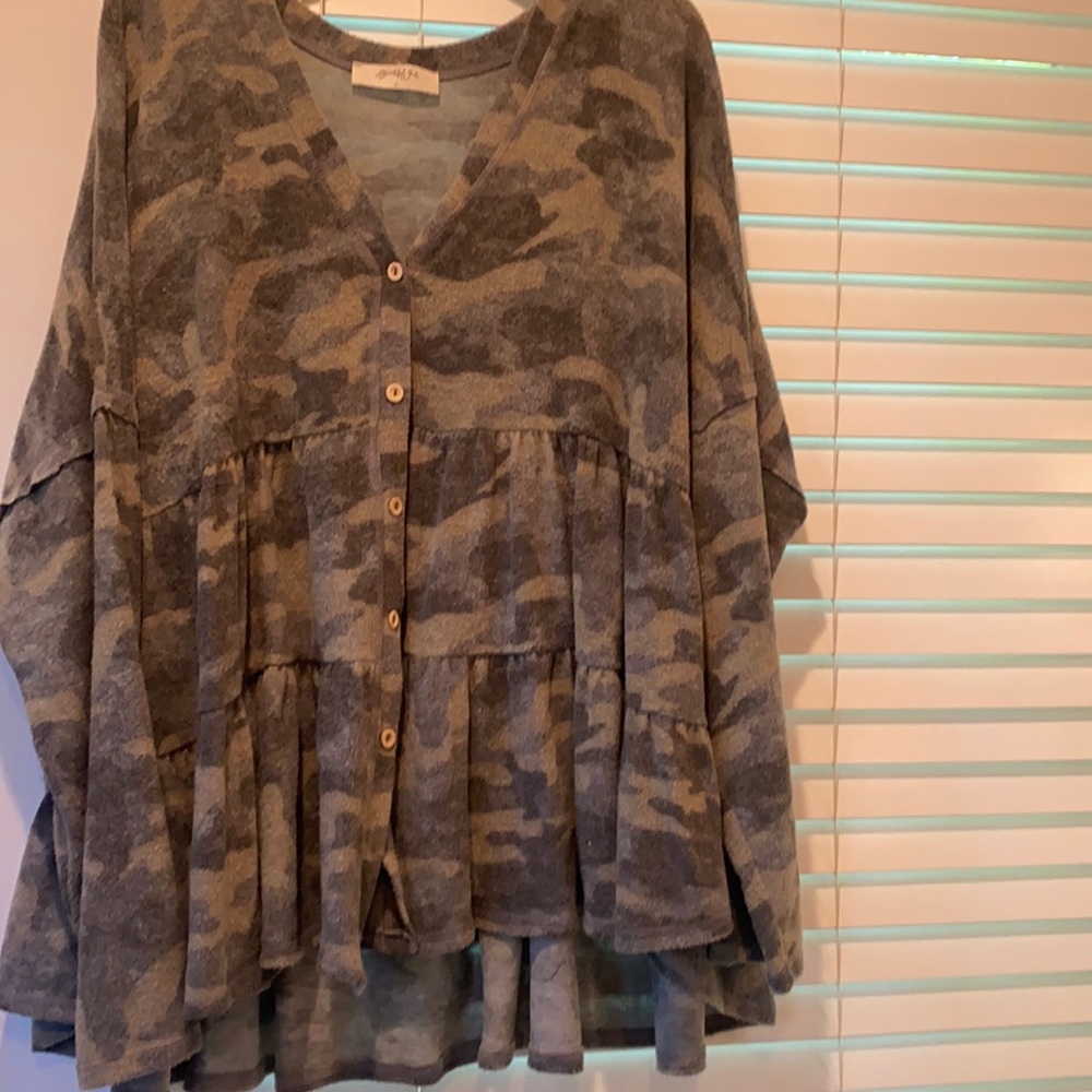 A BEAUTIFUL SOUL - NWOT - Size C (3x)
